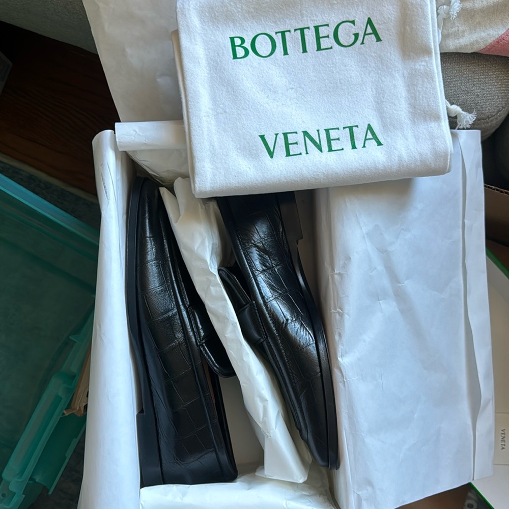 Brand new Bottega Veneta croc embossed loafer